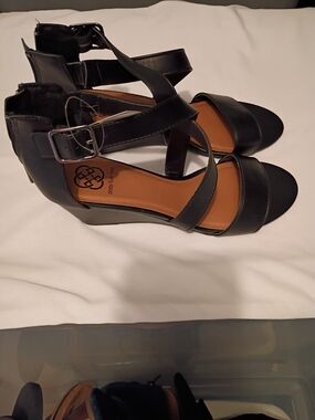 Casual Wedge Sandals - Black